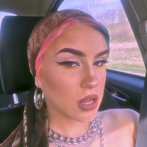 Meet your Posher, Drew